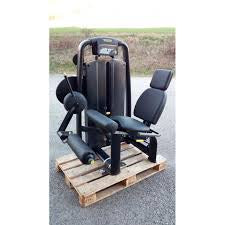 Palestra completa Technogym Matt Black (foto illustrative) macchinari sono disponibili su ordinazione.
